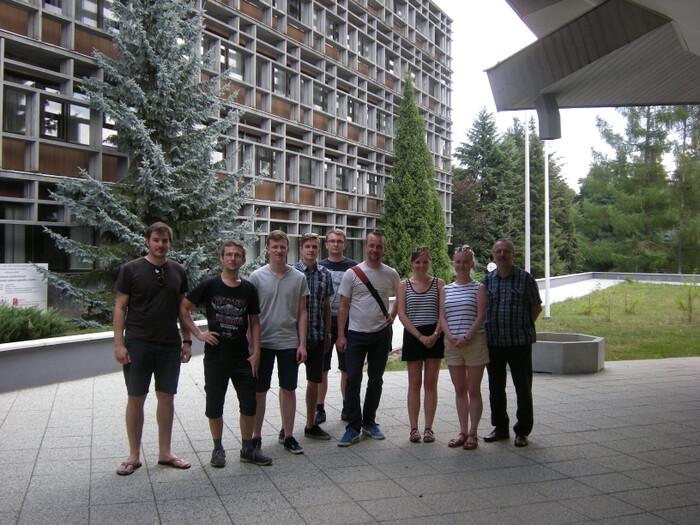 Účastníci letnej školy spolu s koordinátorkami programu CEEPUS a doc. Javorekom (vpravo)